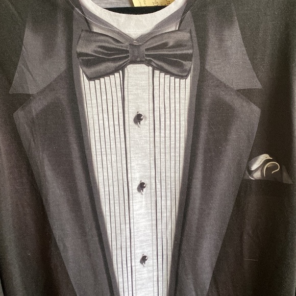 FAUX TUX TEE SIZE L - Picture 2 of 9